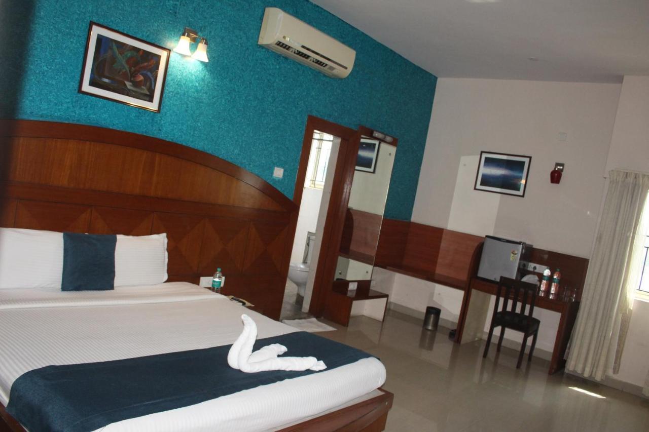 Hotel Stay By The Way ไมซอร์ ภายนอก รูปภาพ