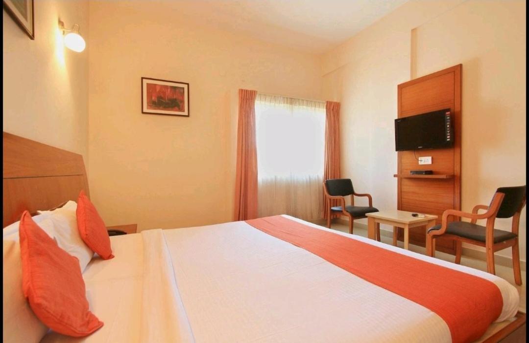 Hotel Stay By The Way ไมซอร์ ภายนอก รูปภาพ