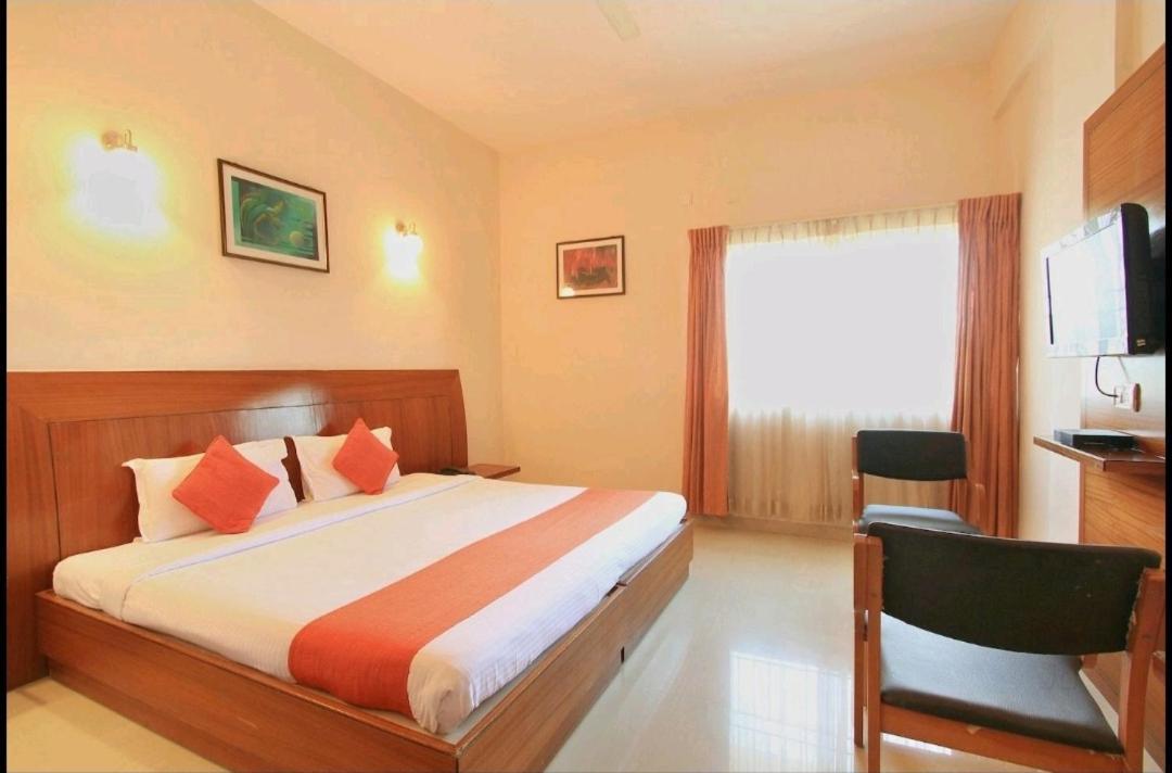 Hotel Stay By The Way ไมซอร์ ภายนอก รูปภาพ